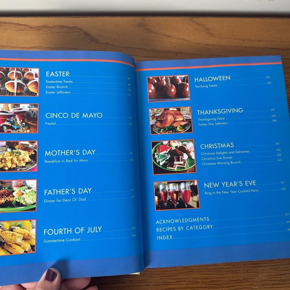 The Pioneer Woman Cooks A Year of Holidays Ree‎ Drummond Hardcover Cookbook